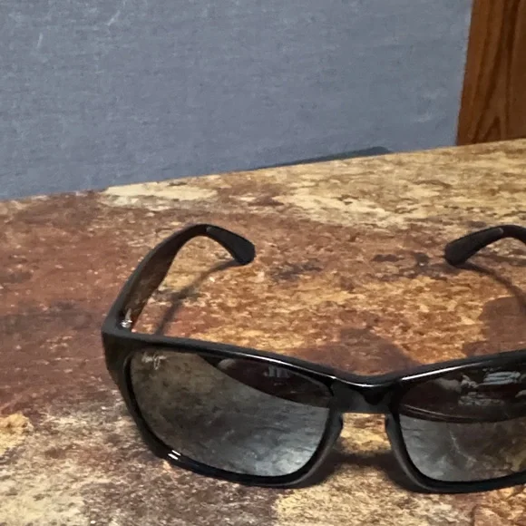 Used Maui jim mixed plate - Picture 3 of 7